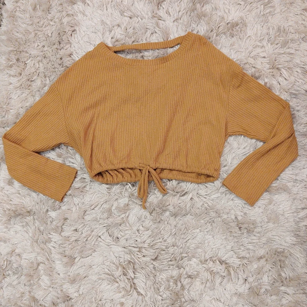 AEO Seriously Soft mustard yellow cropped top L